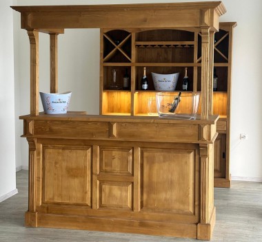 Mobilier cafenea 180 cm lungime - blat pin cu galerie + mobilier de bar cu banda de led - Culoare_P001 - CERUIT de la Rustic Butique OUTPS1001-180+GAL+PS698 - Culoare_P001 - CERUIT