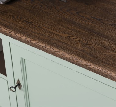 Comoda TV 2 sertare cu sine 2 usi BAS, blat stejar - Culoare Top_P064 - Culoare Ext._P092 / Culoare Int._P086 - TRIPLU COLOR de la Rustic Butique OUTPS107BAS - Culoare Top_P064 - Culoare Ext._P092 / Culoare Int._P086 - TRIPLU COLOR